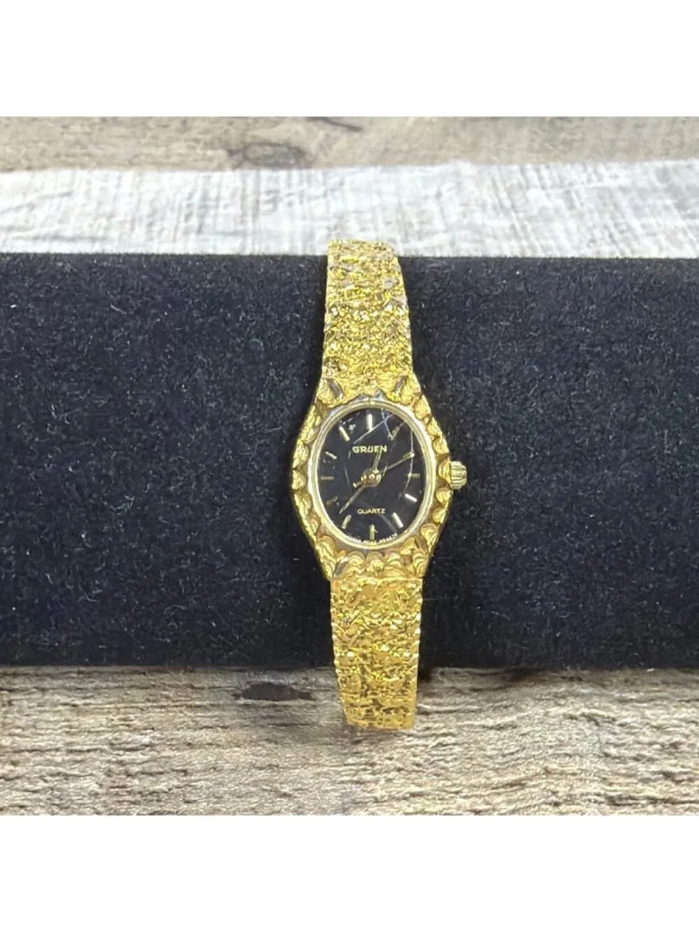Vintage Gruen Ladies Gold Nugget Quartz Watch Non Working For Repair or Parts - Picture 10 of 10